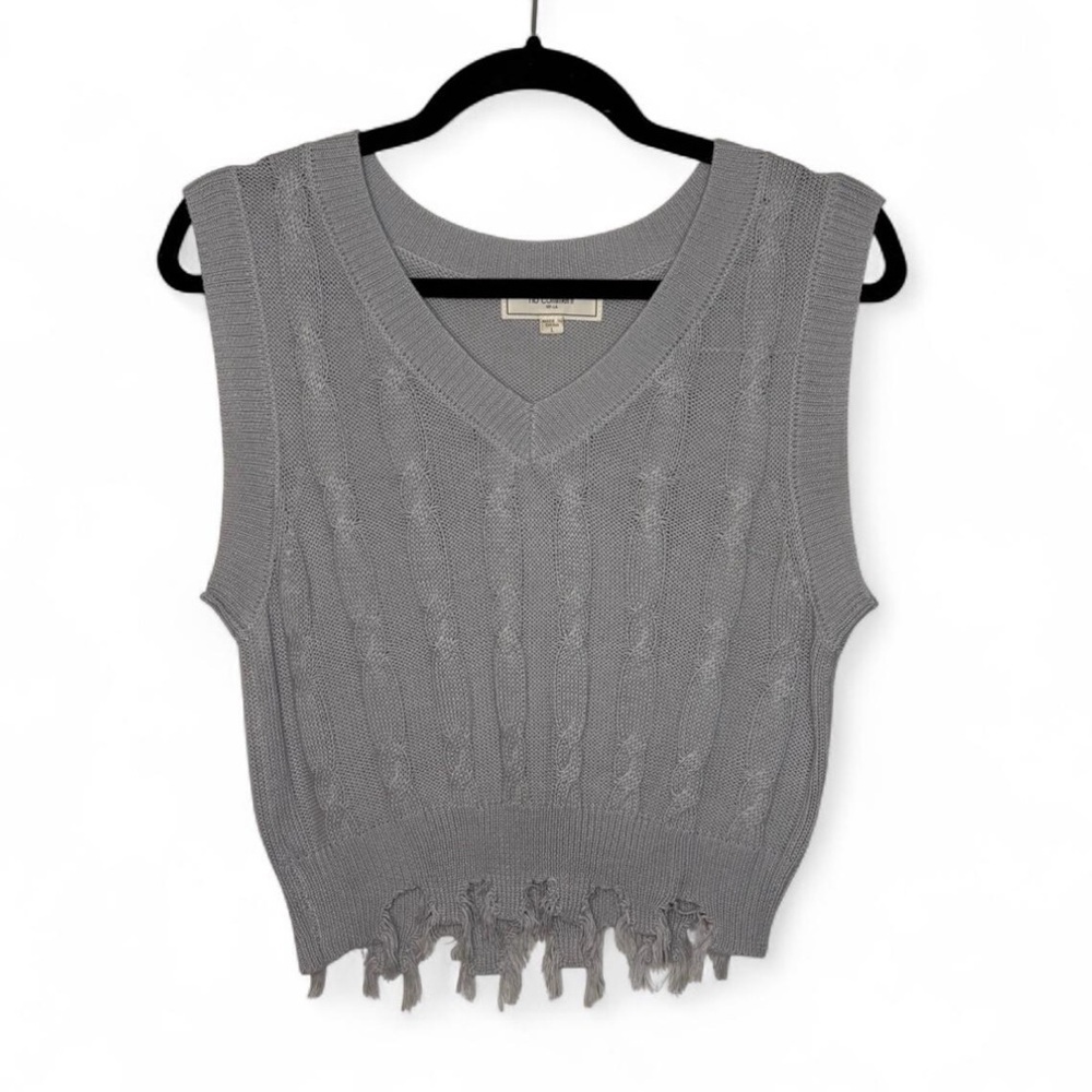 No Comment Grey Distressed Hem Cable Knit Sweater Vest Size Large